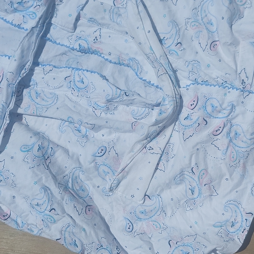 Robe‎ - Picture 4 of 6